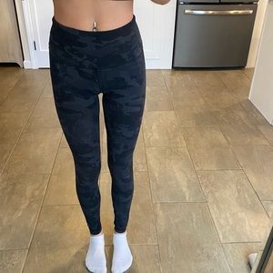 Black camo Lululemon align leggings